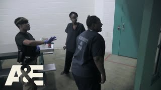 60 Days In: Bullied Stephanie Turns Pod on Jaclin (Season 4 Flashback) | A&amp;E