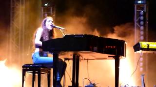 Birdy - Standing in the Way of the Light (Live@Dockville-Festival - 15.08.2014)