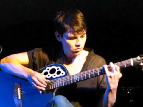 2/16 Kaki King - Holding The Severed Self @ Festival delle Colline, Carmignano, Italy (09/07/2012)