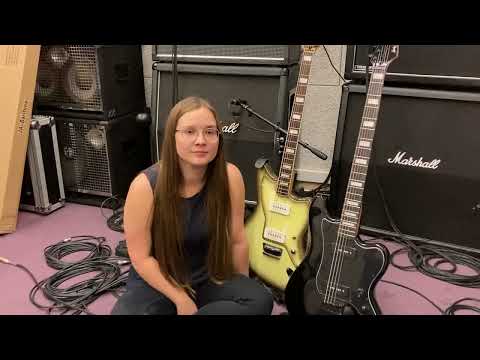 Harley Benton JA Baritone VS. Squier Vintage Modified Baritone Jazzmaster Antigua