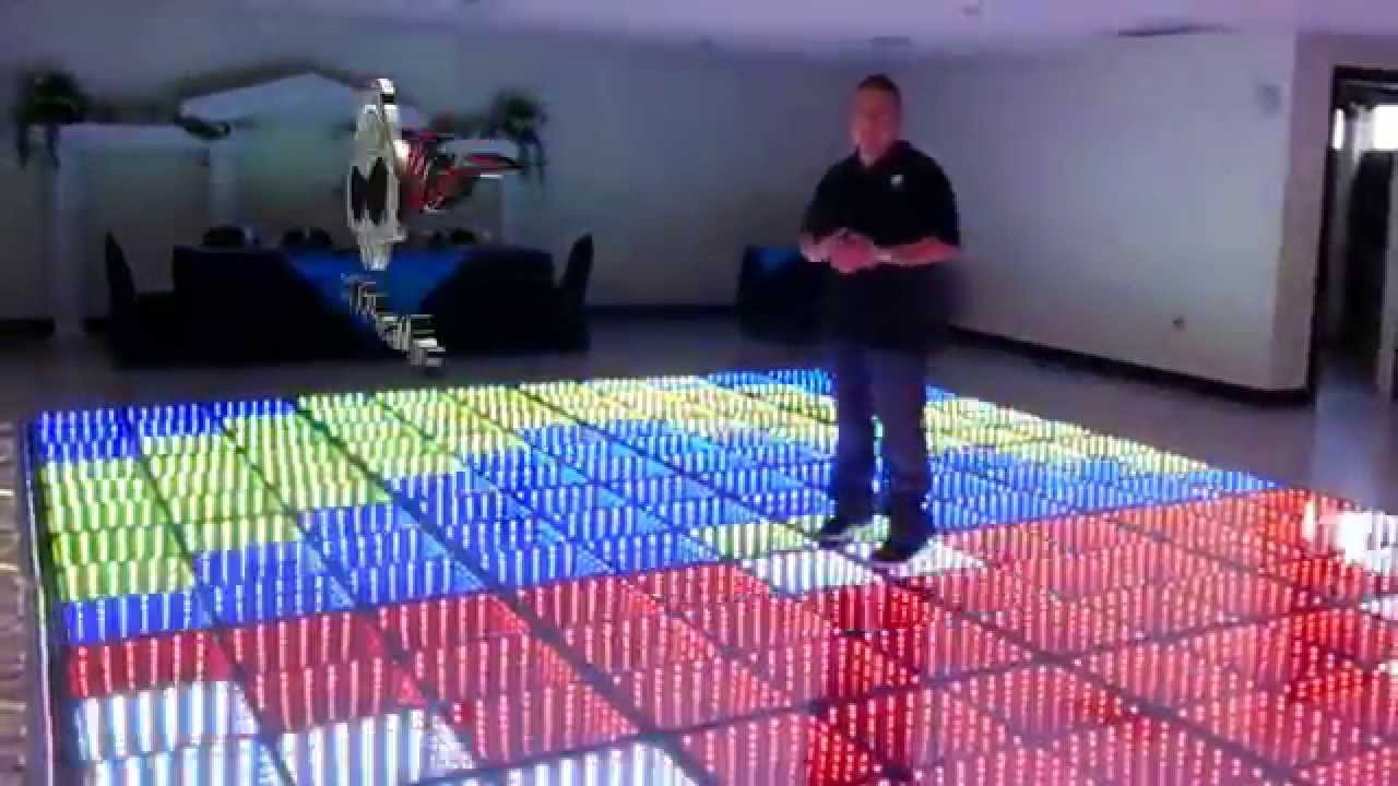 Pista para bailar iluminada controlada por computadora