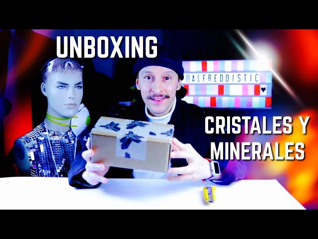 Vídeo relacionado con Cristal de cuarzo hexagonal natural, de Ularma, fluorita de curación, piedra preciosa de color verde o púrpura 7.5-8cm Colorful