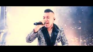 Cruz De Madera (En Vivo) Lyrics English Translation