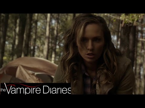 TVD 2x12 - Jules attacks a Police Officer