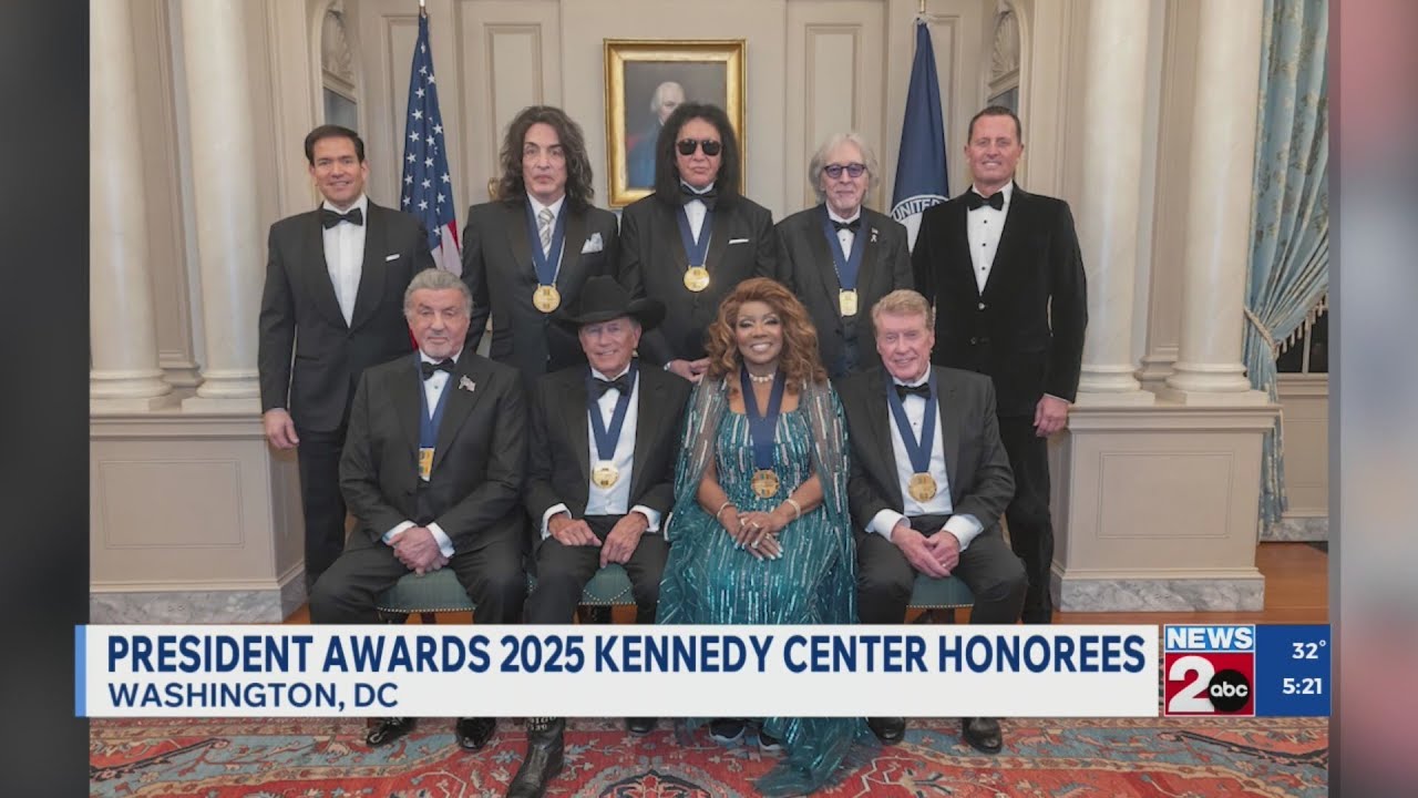 President Trump awards 2025 Kennedy Center honorees