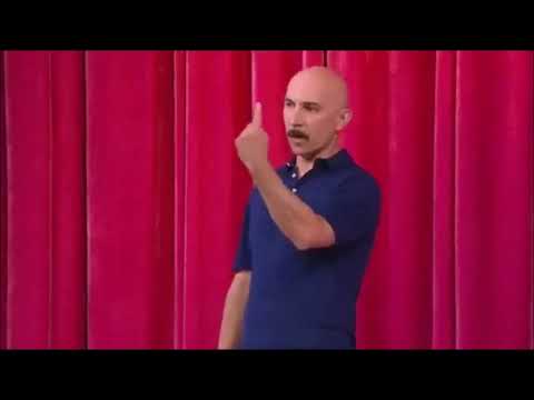 Maccio Capatonda - imitazione parcheggiatore (passante occasionale) - LOL 2