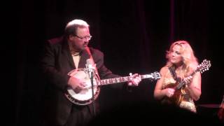 Rhonda Vincent / Hunter Berry " Wow Baby"