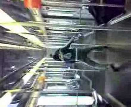 SCIMMIE IN METRO - by N.O.