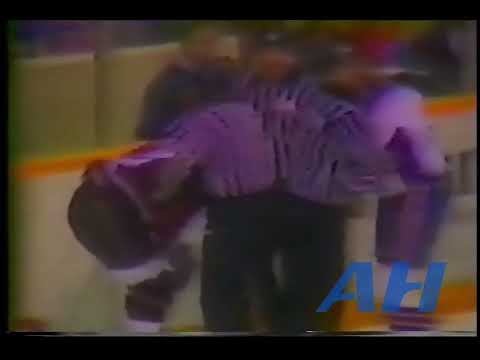 OHL Nov. 17, 1988 Ross Wilson,PET v Iain Fraser,OSH Peterborough Petes Oshawa Generals