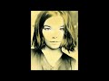 Björk : Early Version of 'Army Of Me' (Live)