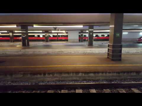 Arrivo a napoli centrale frecciarossa proveniente da venezia santa lucia