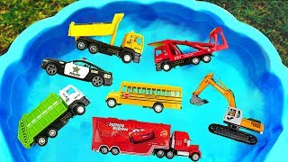 Download lagu Cars for kids - Toys Review and Learning Name Construction Truck - Excavator, School Bus, Police Car mp3