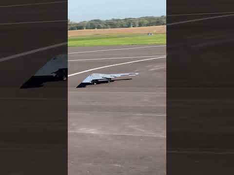 Freewing B-2 Spirit stealth bomber EDF takeoff