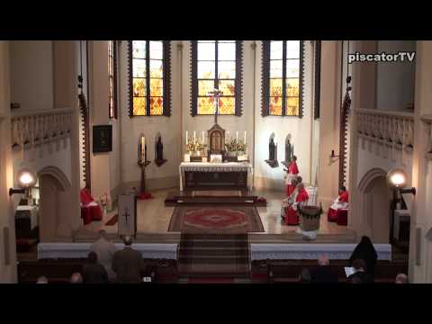 Dominica II post Pascha 04 - Gloria - Traditional Latin Mass