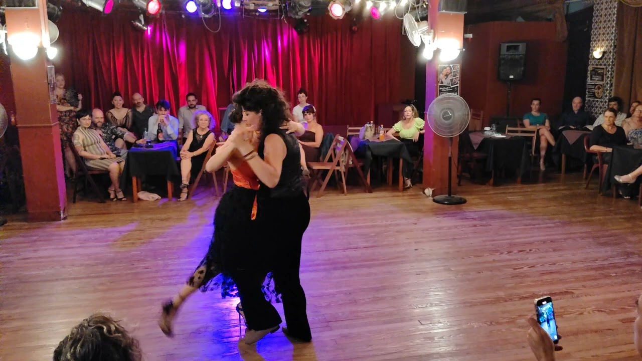 Video thumbnail for "Vieja Recova" - Mariana López Cattini y Laura Smart