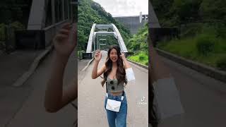 乳揺れが歩いてる