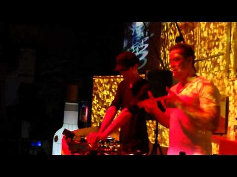 Cosmic Gate @ Guatemala playing "Exploration of Space" (Video 18/23)