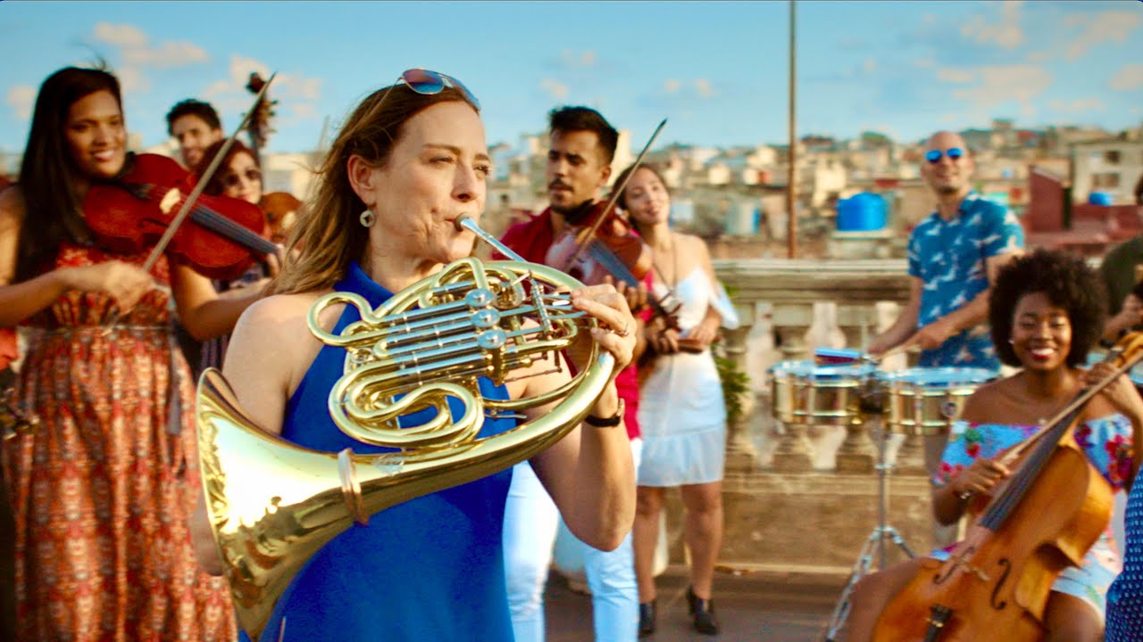 | Bildquelle: YouTube © Sarah Willis / YouTube | Bilder sind in der Regel urheberrechtlich geschützt Mozart y Mambo Cuban Dances | Bildquelle: YouTube © Sarah Willis / YouTube | Bilder sind in der Regel urheberrechtlich geschützt