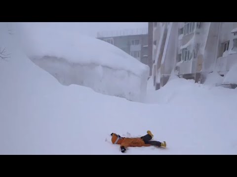 Russia on Alert Level 1 | 8 Meters of Snow Buries Moscow, St. Petersburg, Kamchatka, and Vladivostok