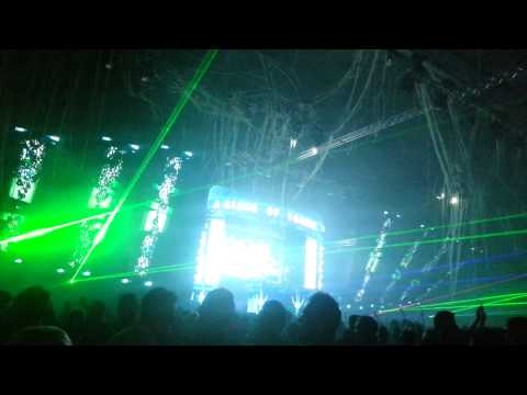 A State of Trance 600 Den Bosch - Bryan Kearney playing Life Gate by Giuseppe Ottaviani