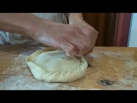 Best Sicilian food recipes: how to make the "Impanata Ragusana"