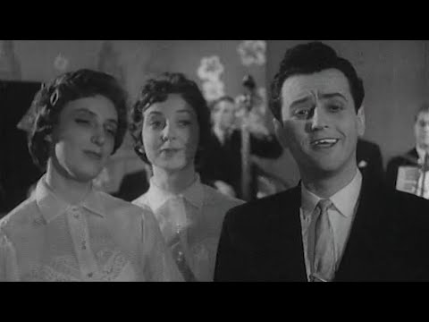 Arnolds Liniņš, Regīna un Lolita Vambute - Cauri Pilsētai (VIDEO)