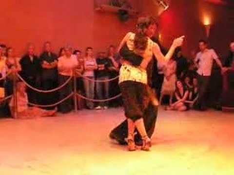  Claudio Forte  and  Barbara Carpino  are  dancing  to  the  milonga  "  Que Tiempo Aquel  "