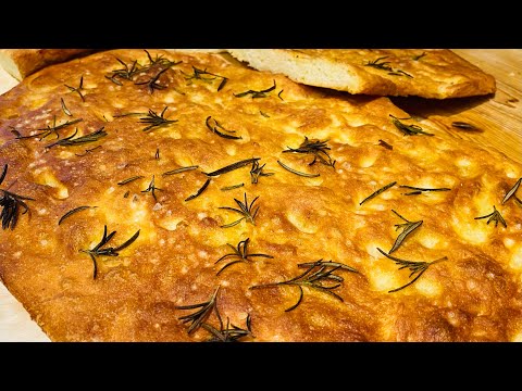 Focaccia pizza salata fatta in casa.ricetta strepitosa.soffice e facilissima alla portata di tutti
