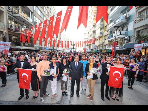 Konak'ta Cumhuriyet Coşkusu Her Yerde