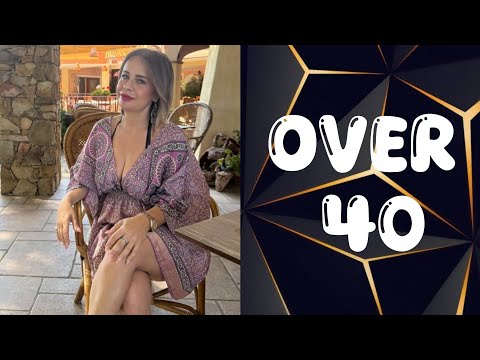 Natural Older Women Over 40 | Timeless Fashion & Beauty | Age is Just a Number |213