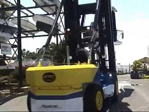 Série Hoist Neptune: operando em Grove Key Marina em Miami, Flórida