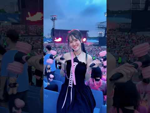 JENNIE NHẢY SEE TÌNH HOÀNG THUỲ LINH | CONCERT BLACKPINK HANOI - Vê Vê Travel #shorts
