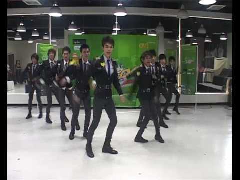 Boys' Generation |Cover SNSD::Thailand| - Genie @NOKIA Asian Cover Dance Contest 2010(25/03/2010)