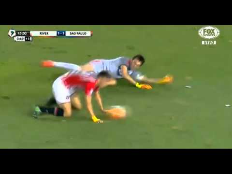 El error de Barovero en River plate vs Sao Paulo (10-3-2016)