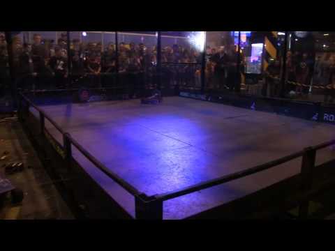 Robot Arena Insomnia 58 - Shard vs Satanix