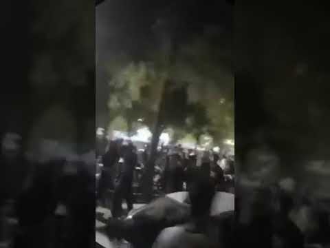احتجاجات واشتباكات في أصفهان عقب إعدام شابين من ثوار الانتفاضة