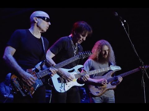 Best G3 line up Ever !!!?  Guthrie Govan - Steve Vai - Joe Satriani : Little Wing