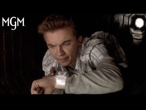AGENT CODY BANKS: DESTINATION LONDON | Cody Spies on Lord Duncan | MGM
