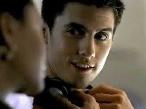 Apple Ad - Middle Seat