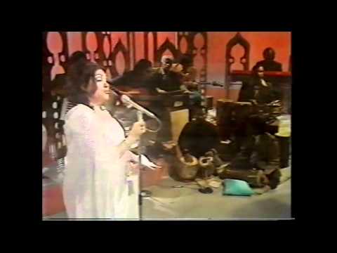 Noor Jehan - Mujh se pehli si mohabbat merey mehboob na maang - Faiz.avi