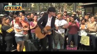 Michael Grimm performs 'I'd Rather Go Blind' on EXTRA