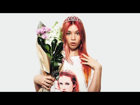 Connie Isla - CRINGE (Video Oficial)