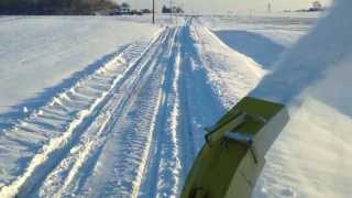 preview picture of video 'Clearing the lane with a snow blower'