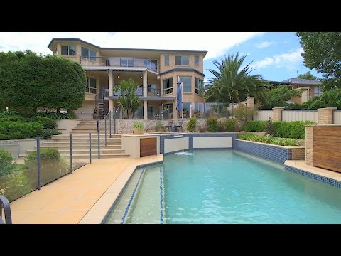 19 Burbank Avenue East Hills