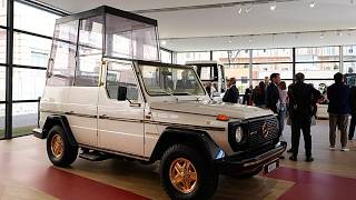 Vatikan'da Mercedes-Benz papamobillerinin yüzyıllık sergisi açıldı