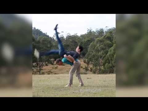 Some interesting ways to get around with a friend 🤔 Funny Acrobatics