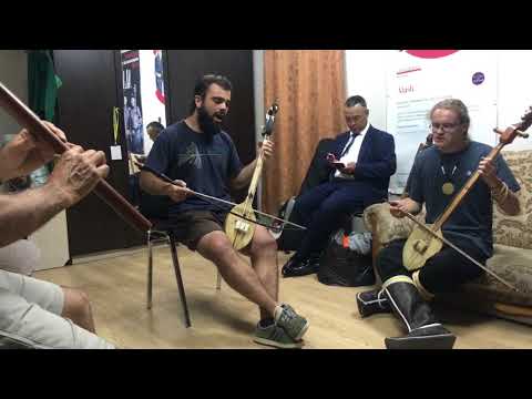 Khoomei Xoomei Tuva jam - Throat Singing in Kyzyl