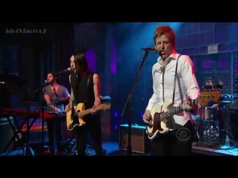 Divine Fits – Baby Get Worse (Live On The Late Show With David Letterman)