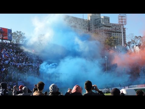 "Recibimiento Nacional vs Peñarol | HINCHADA NACIONAL" Barra: La Banda del Parque &bull; Club: Nacional
