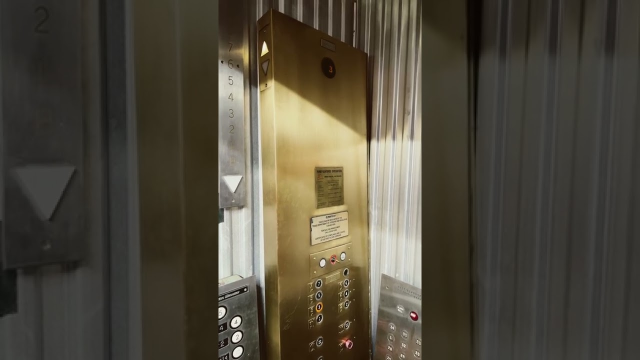 A working Otis #elevator at the #museum #simulator